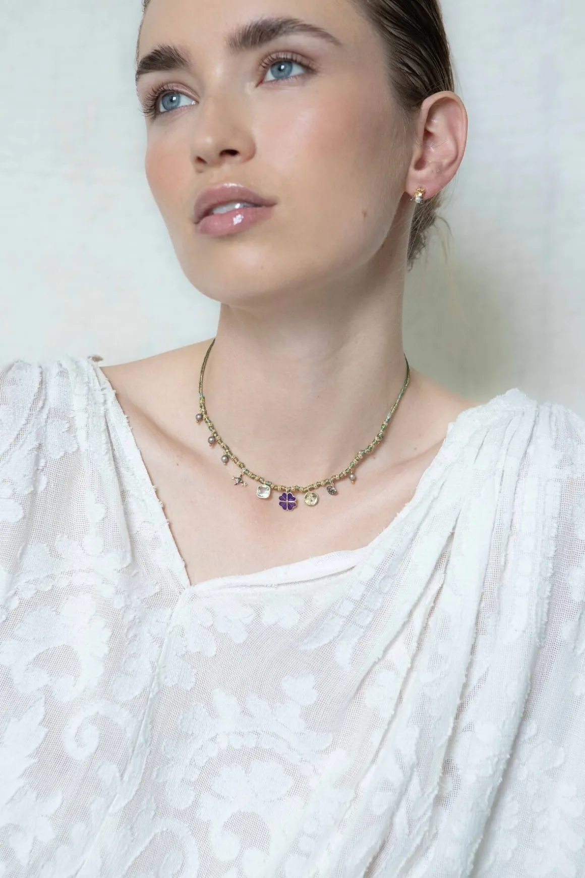 Collier June blue