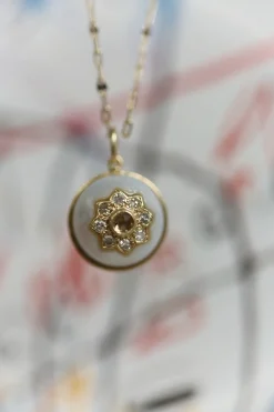 Collier Snow