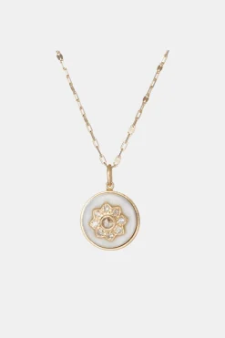 Collier Snow